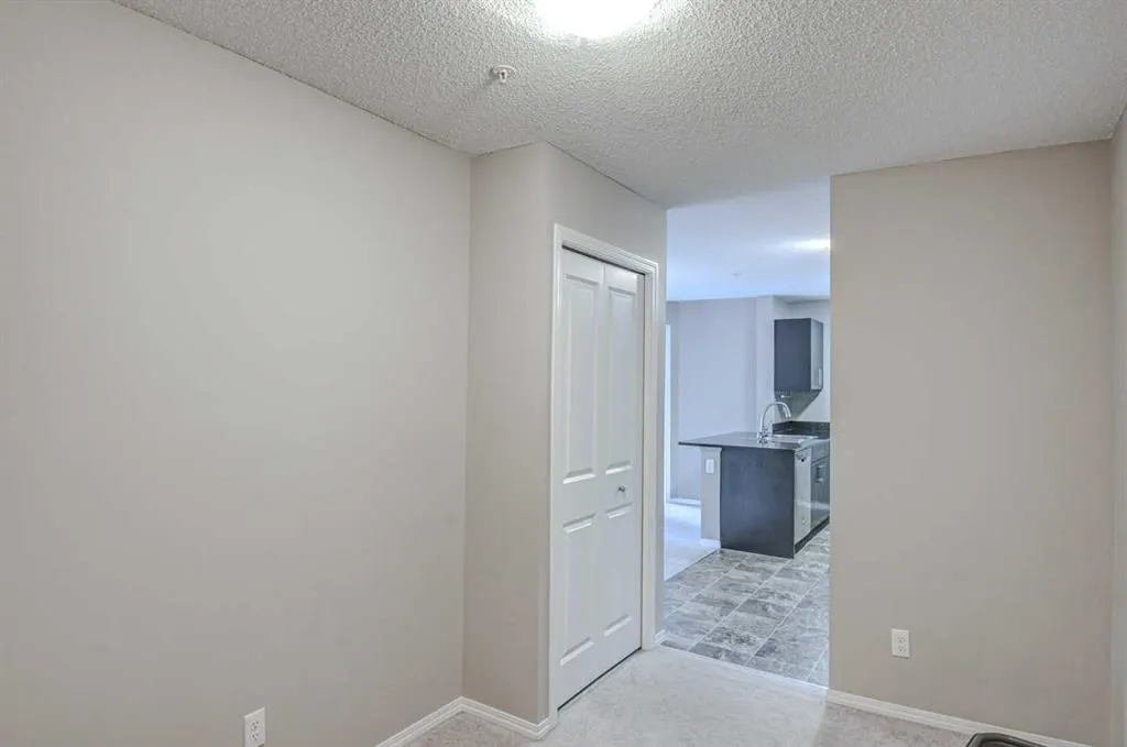 195 Kincora  Glen Road NW, #221