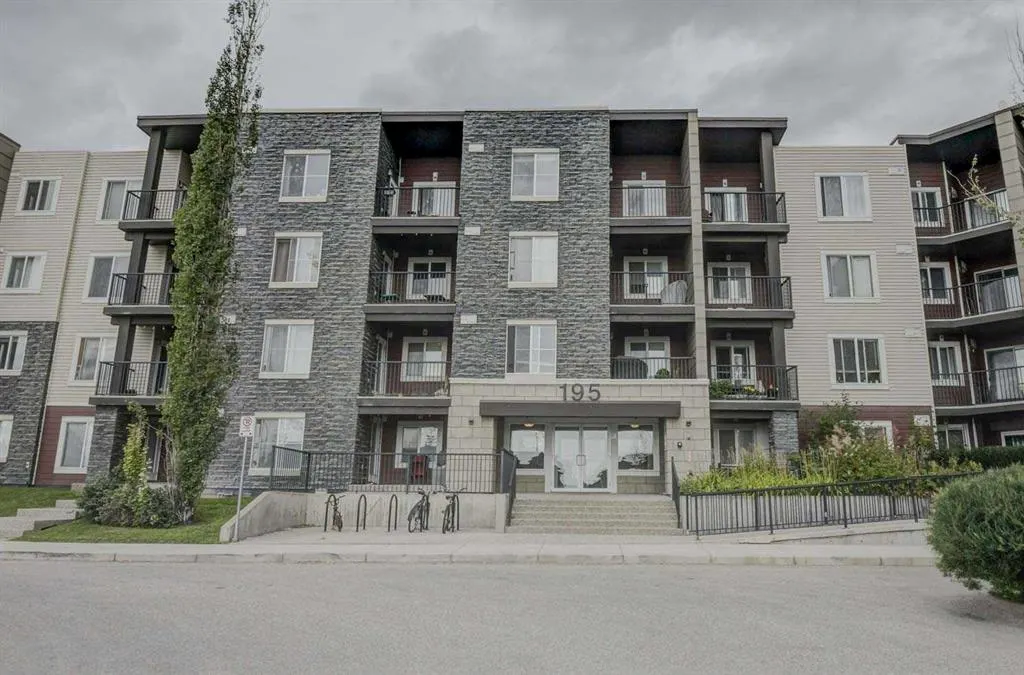 195 Kincora  Glen Road NW, #221