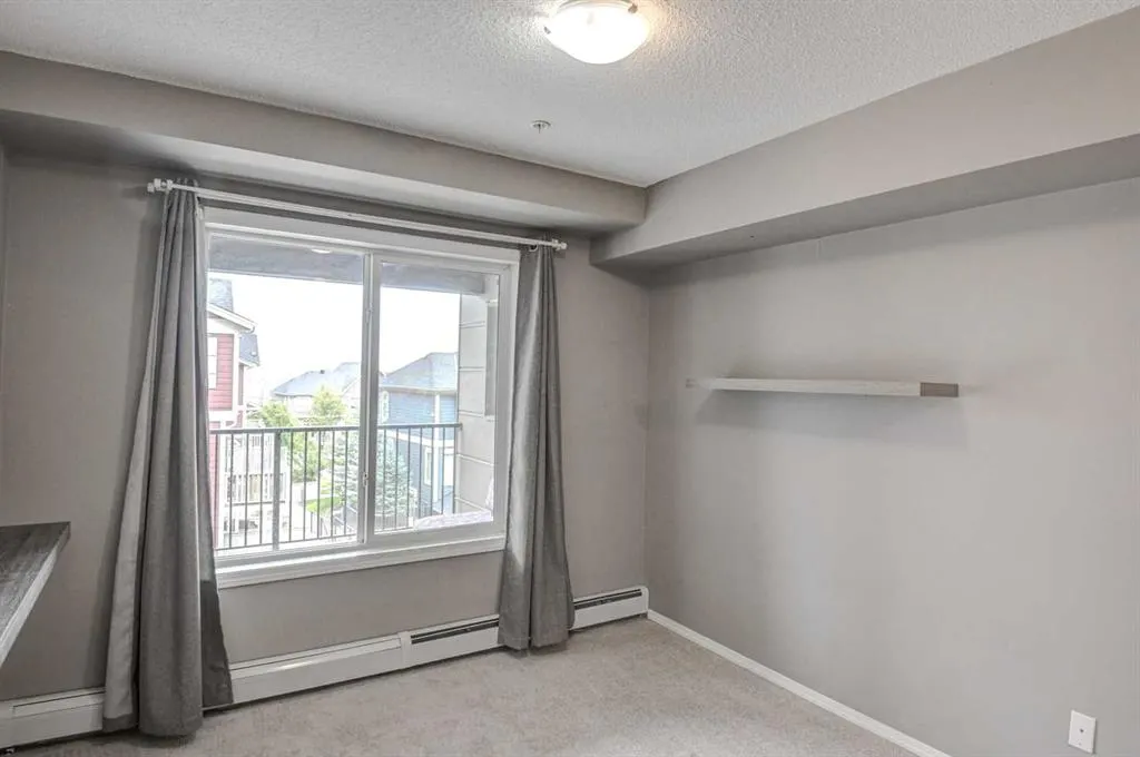 195 Kincora  Glen Road NW, #221