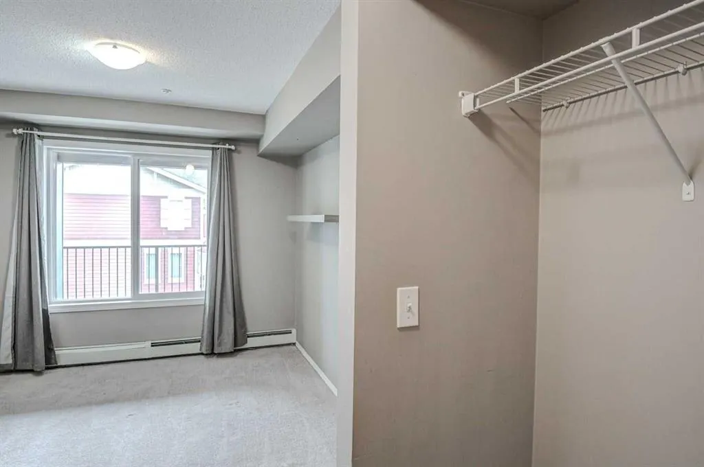 195 Kincora  Glen Road NW, #221