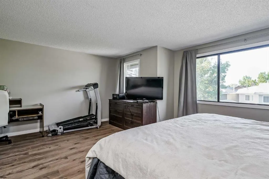99 Midpark Gardens SE, #29