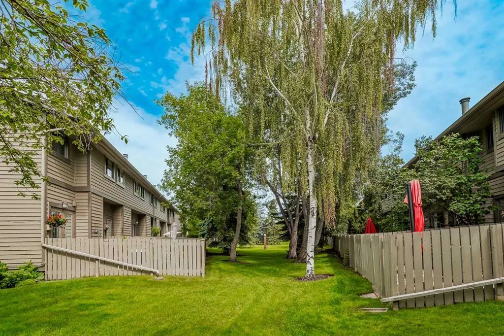 99 Midpark Gardens SE, #29