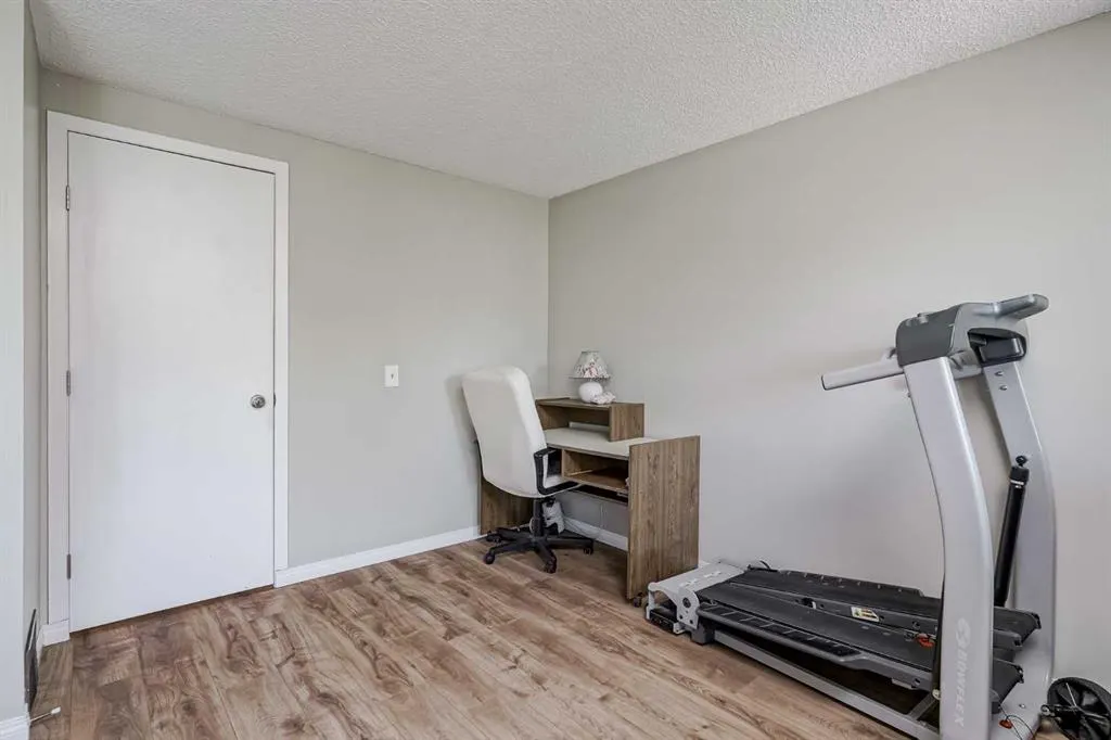 99 Midpark Gardens SE, #29