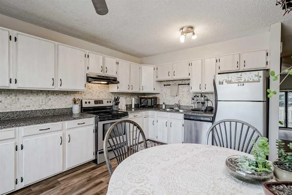 99 Midpark Gardens SE, #29