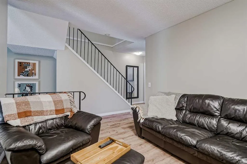 99 Midpark Gardens SE, #29