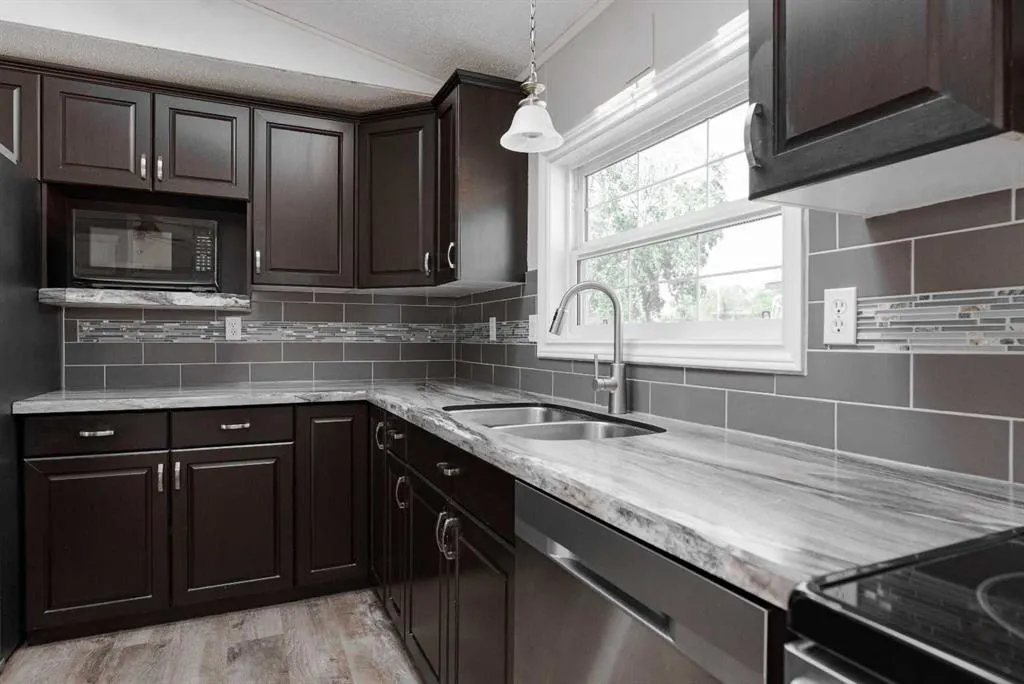 132 Grey Owl Place