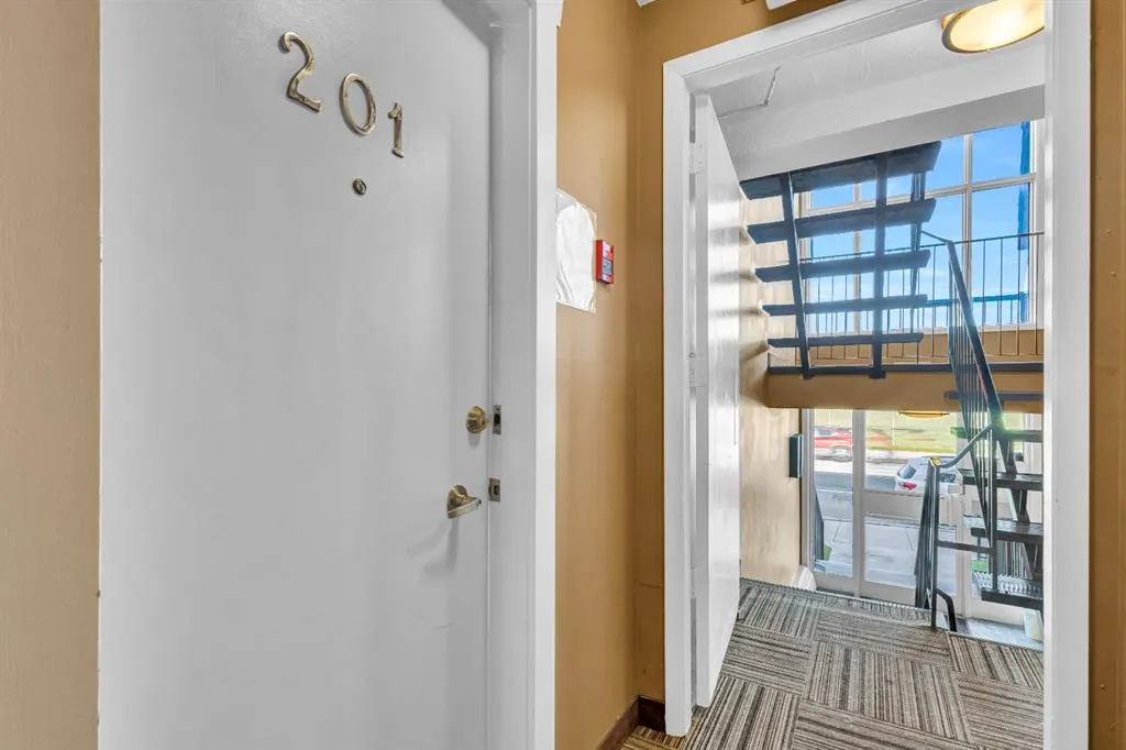 2209 14 Street SW, #201