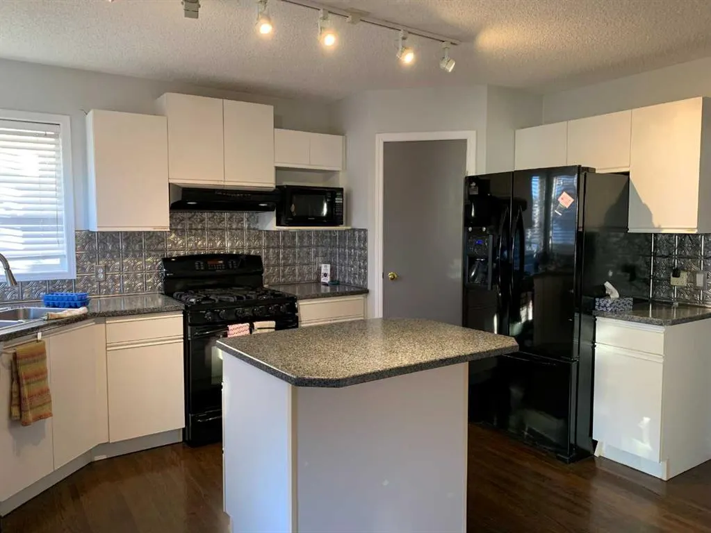 73 Hidden Spring Green NW
