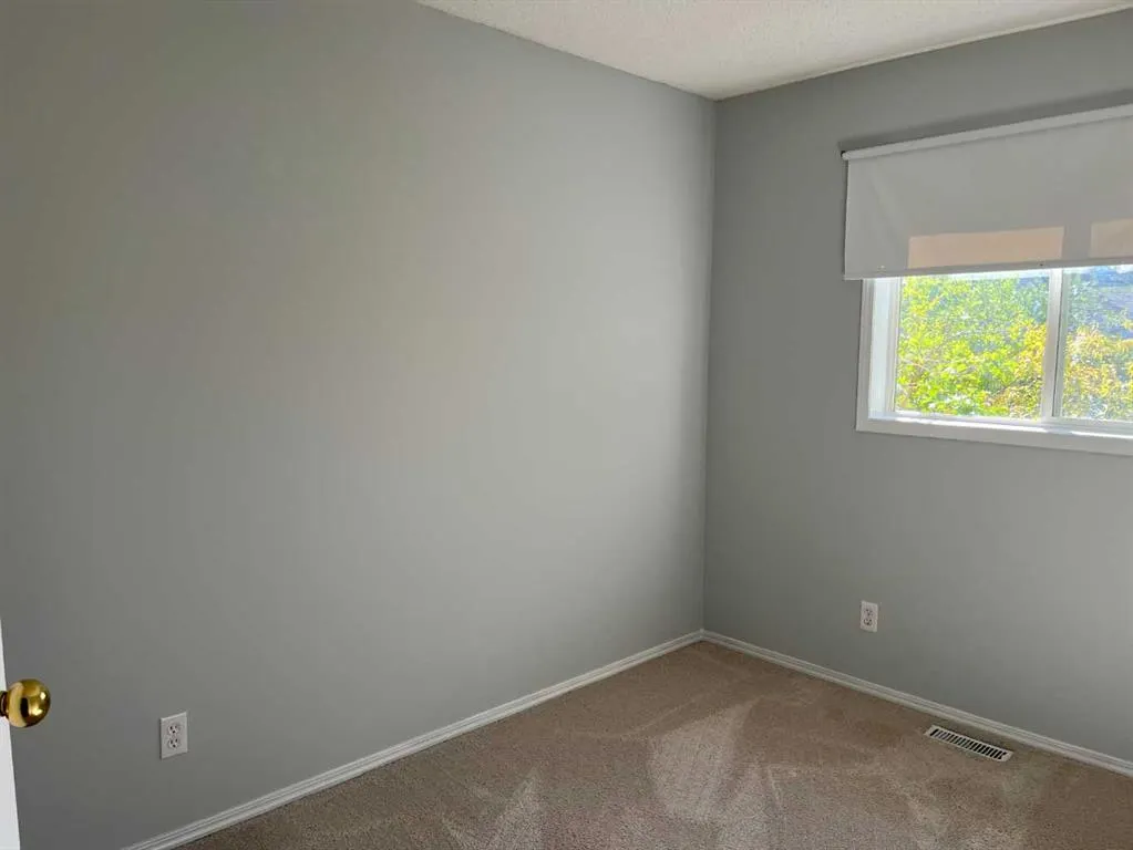 73 Hidden Spring Green NW