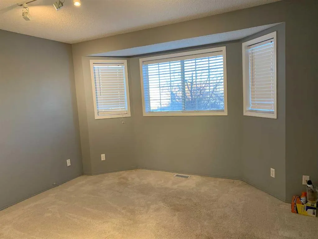 73 Hidden Spring Green NW