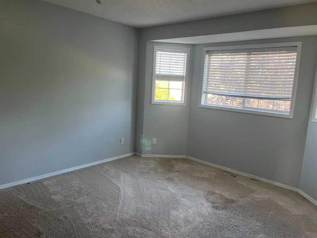 73 Hidden Spring Green NW