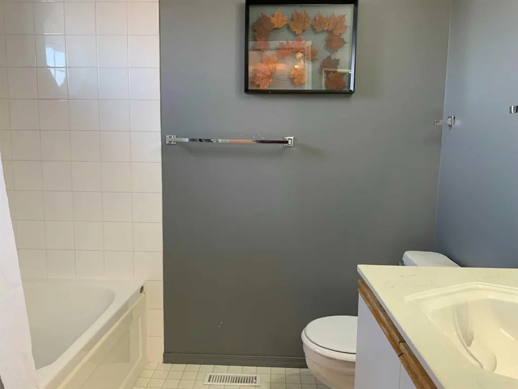 73 Hidden Spring Green NW