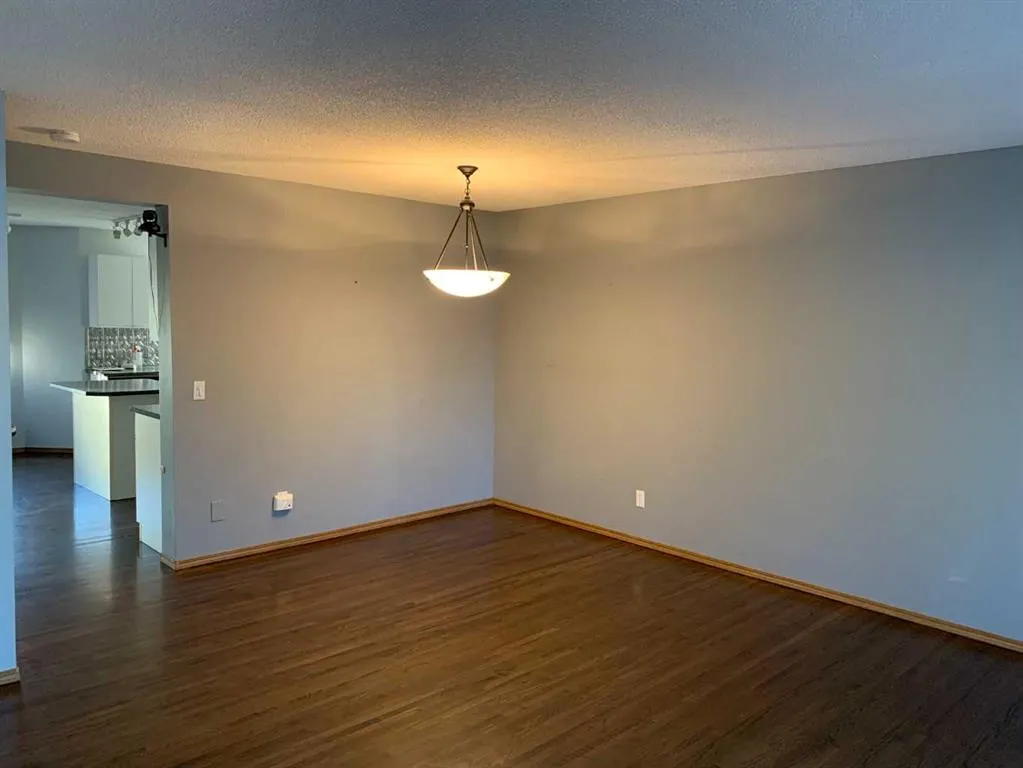 73 Hidden Spring Green NW