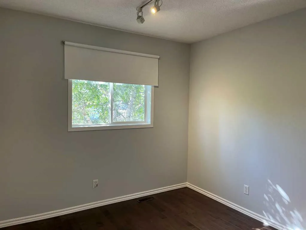 73 Hidden Spring Green NW