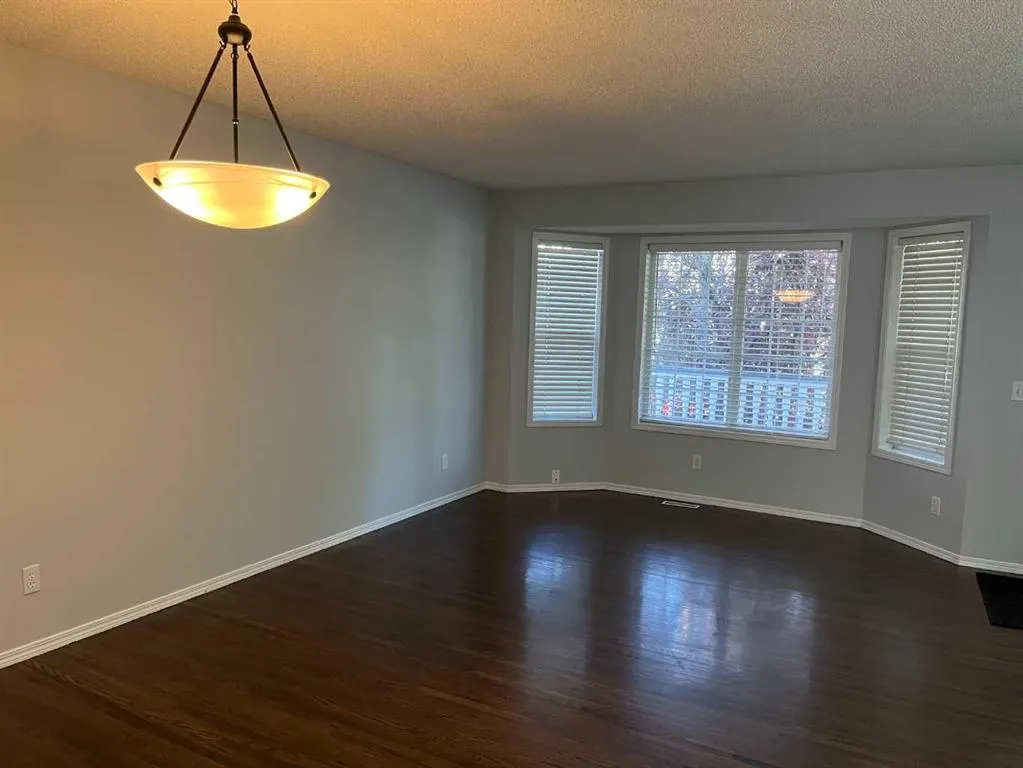 73 Hidden Spring Green NW