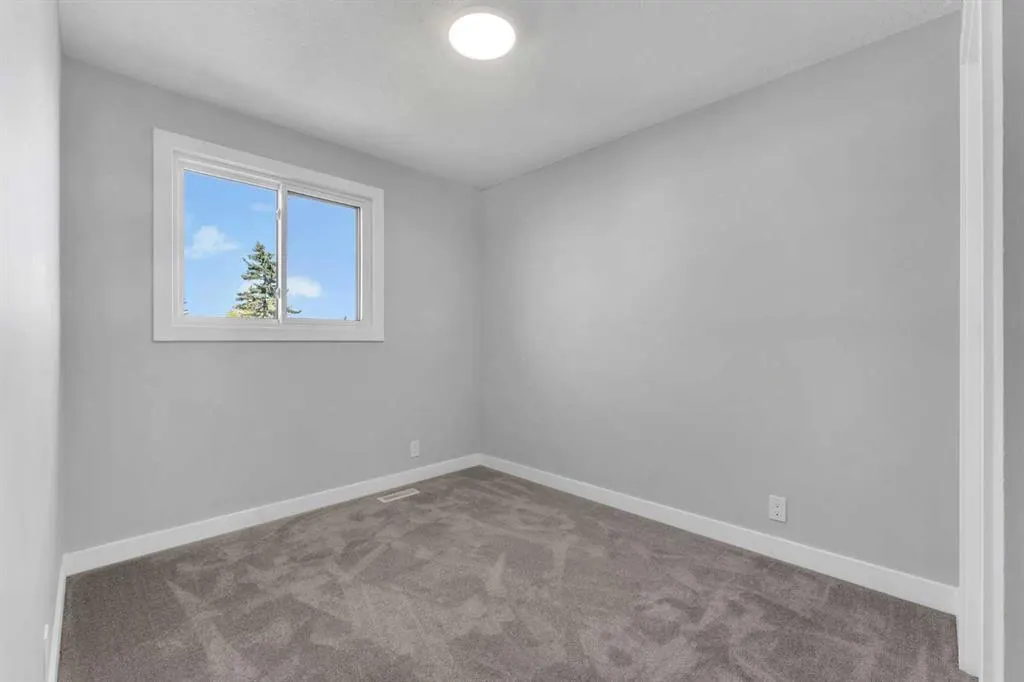 73 Erin Woods Place SE
