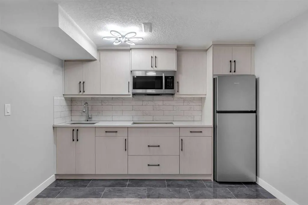 73 Erin Woods Place SE
