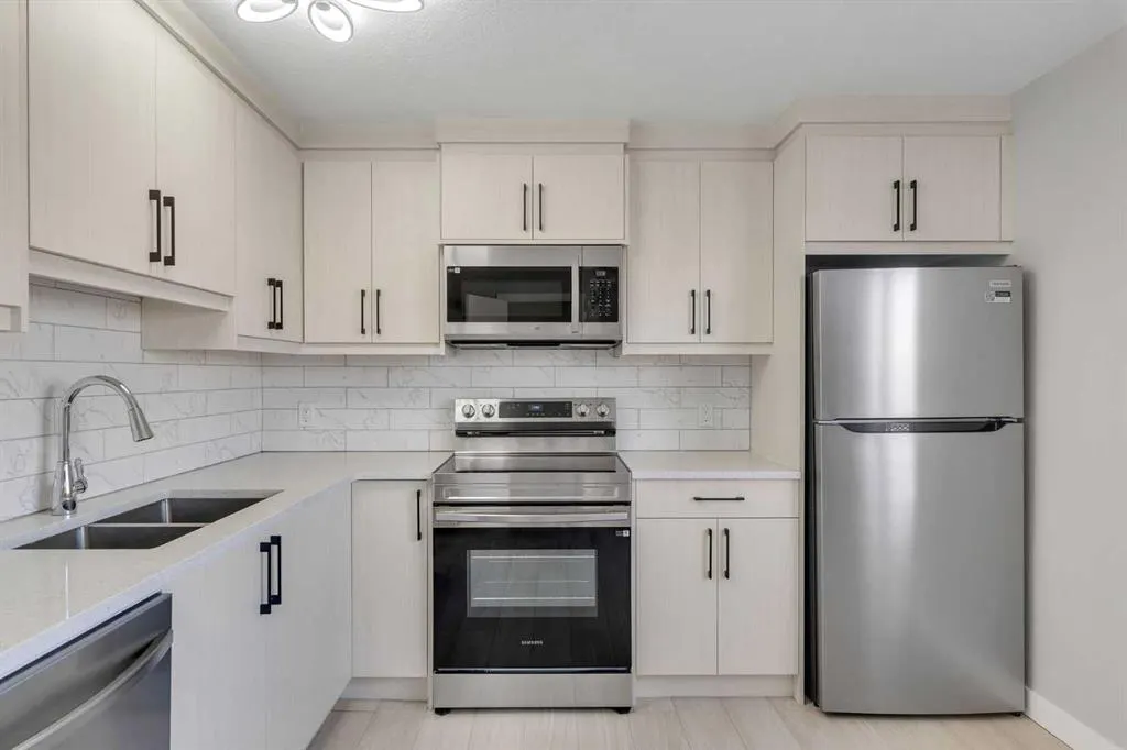 73 Erin Woods Place SE