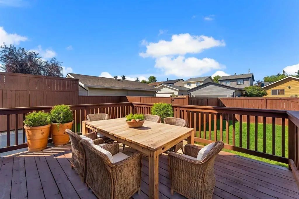 73 Erin Woods Place SE