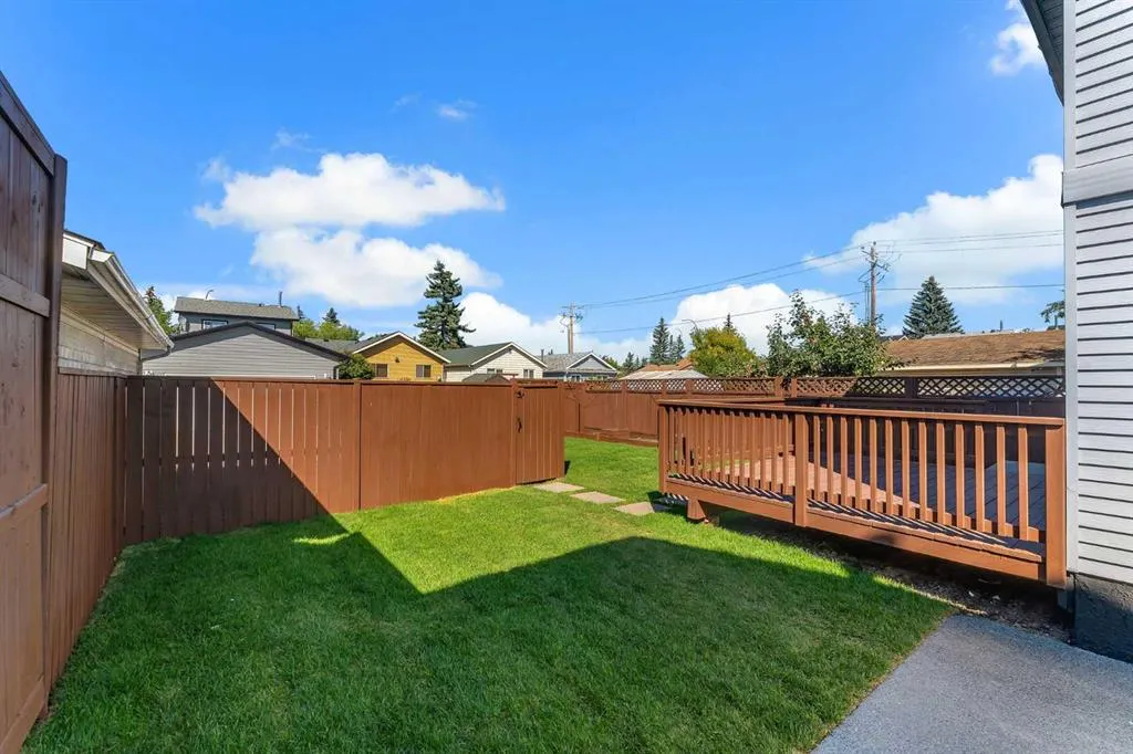 73 Erin Woods Place SE