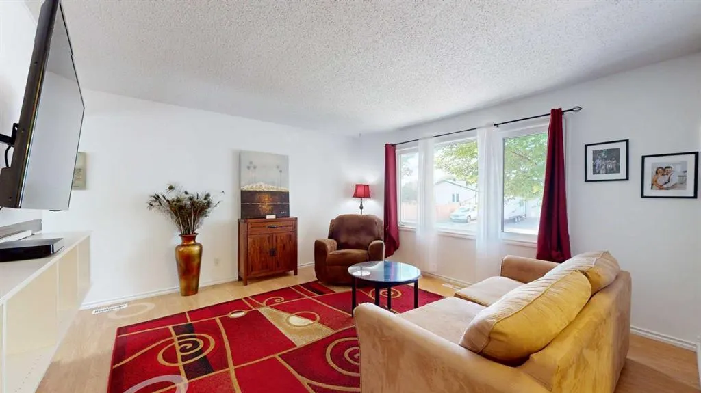 53 Fitzsimmons Avenue