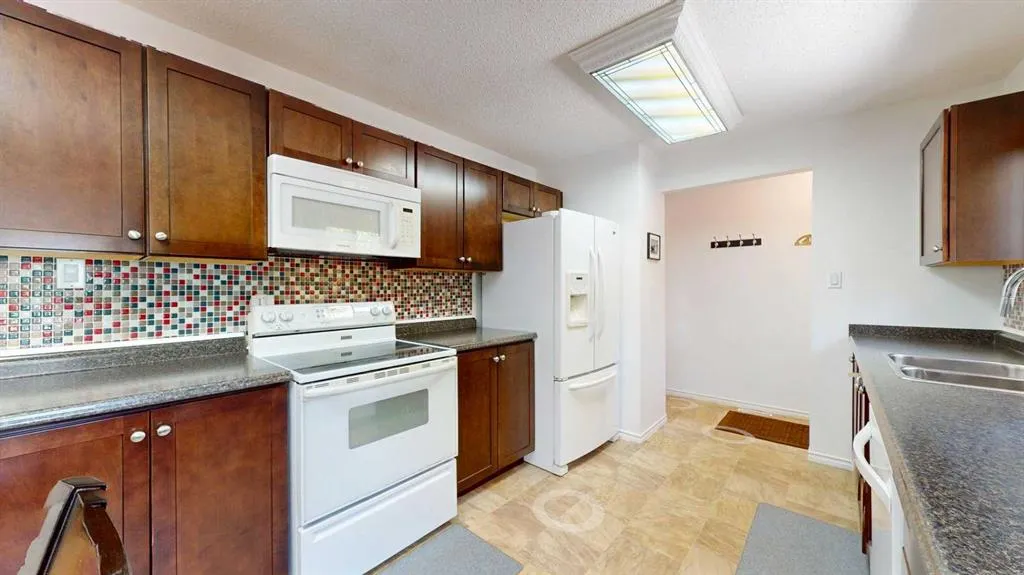53 Fitzsimmons Avenue