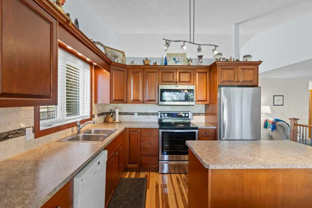 179 Douglasbank Drive SE