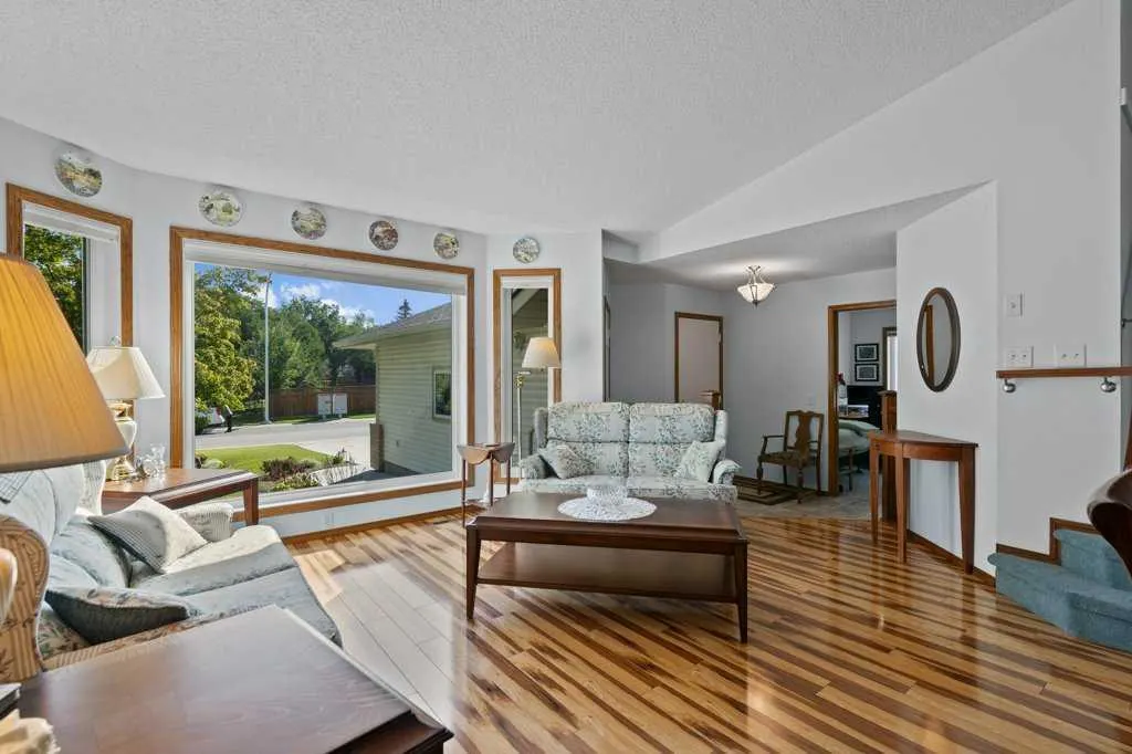 179 Douglasbank Drive SE