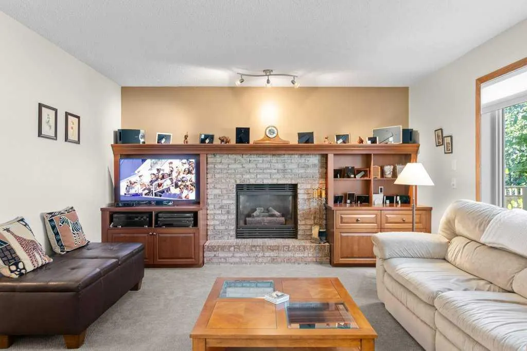 179 Douglasbank Drive SE