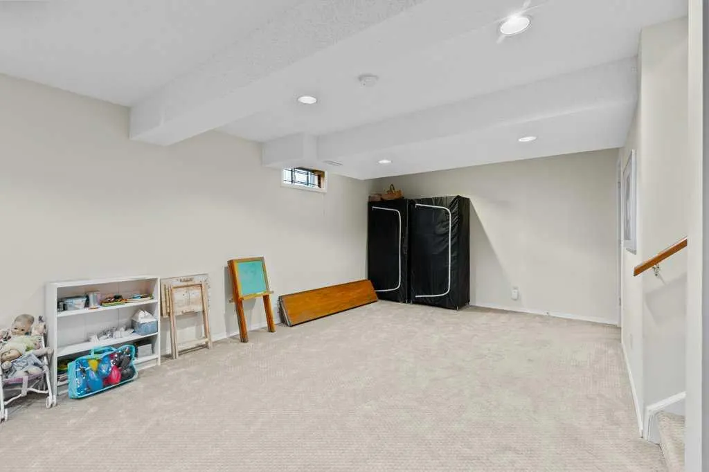 179 Douglasbank Drive SE