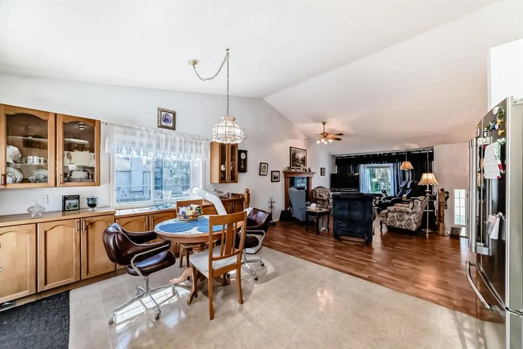 21 Strathmore Lakes Way