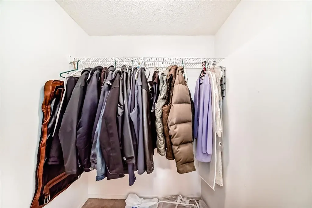 21 Strathmore Lakes Way
