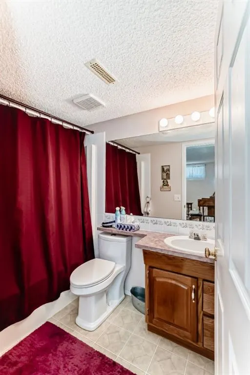 21 Strathmore Lakes Way