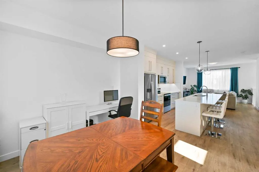 60 Amblefield Terrace NW