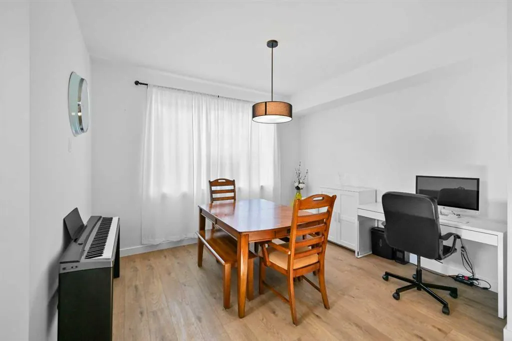60 Amblefield Terrace NW