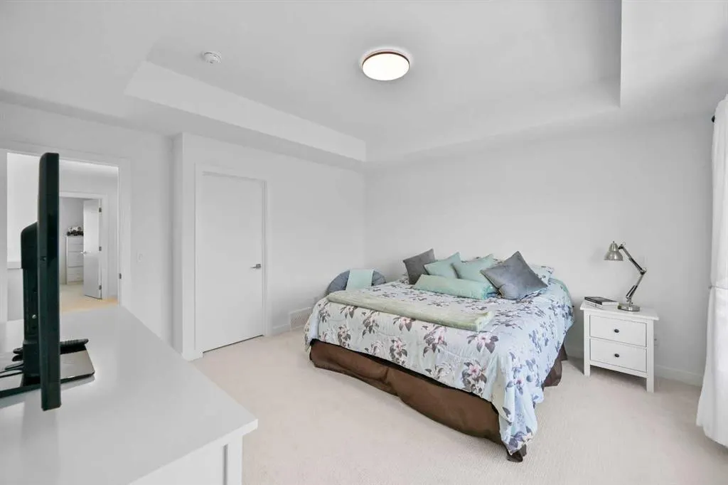 60 Amblefield Terrace NW