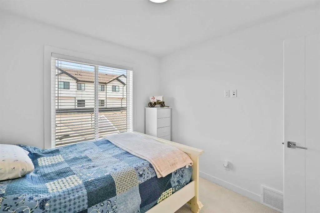 60 Amblefield Terrace NW