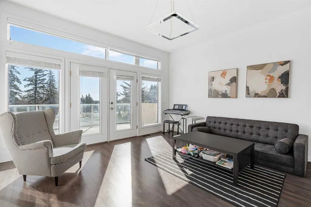 5503 Strathcona Hill SW