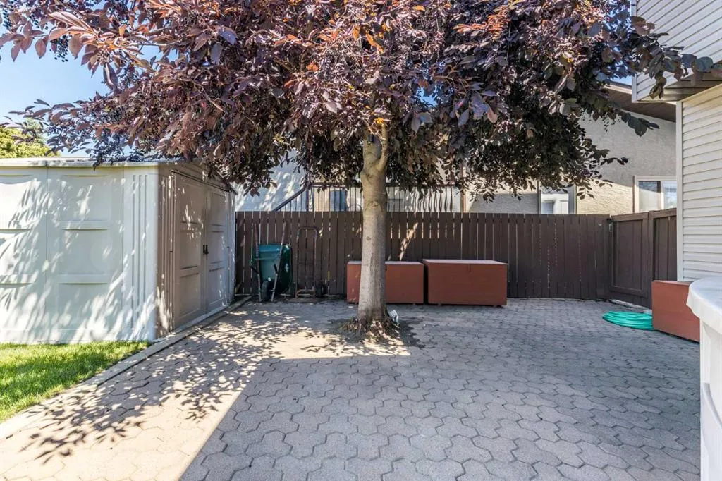 18 Rideau Green SE