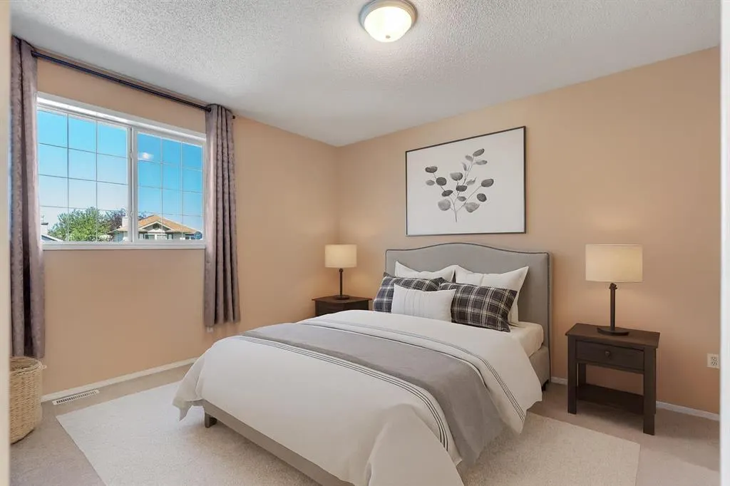 150 Harvest Oak View NE