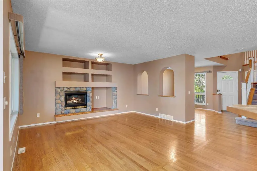 150 Harvest Oak View NE