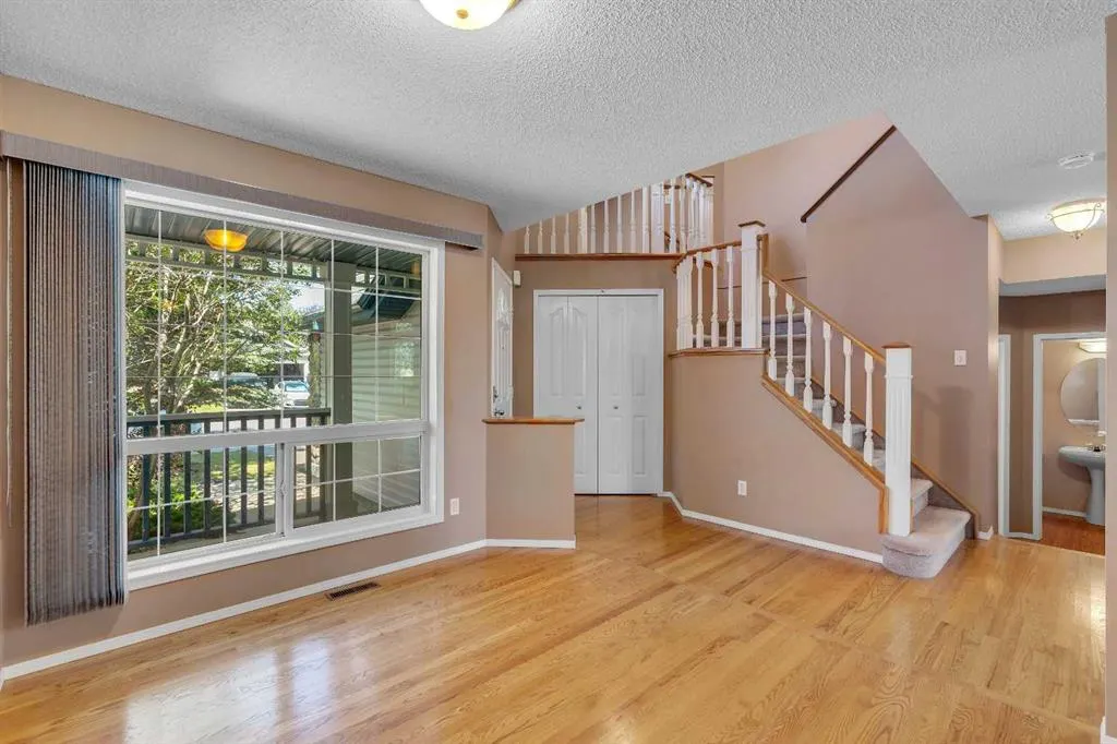150 Harvest Oak View NE