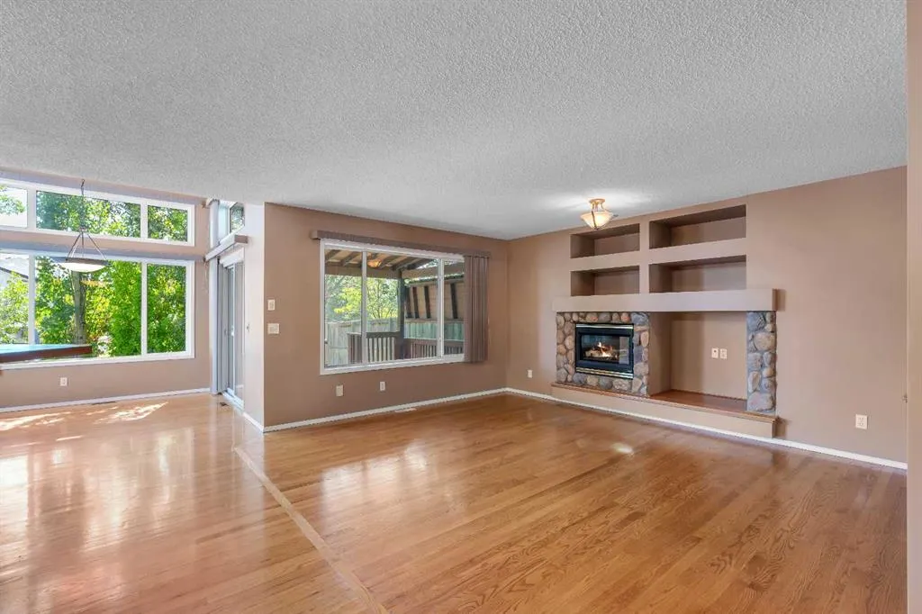 150 Harvest Oak View NE