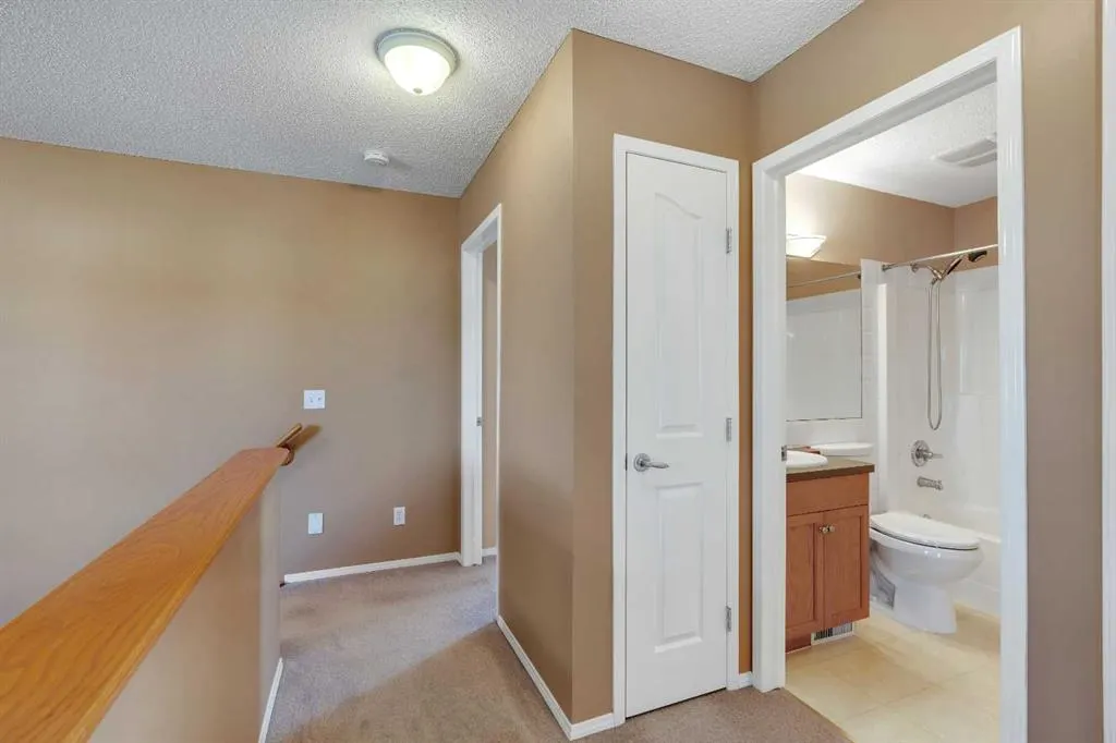 150 Harvest Oak View NE