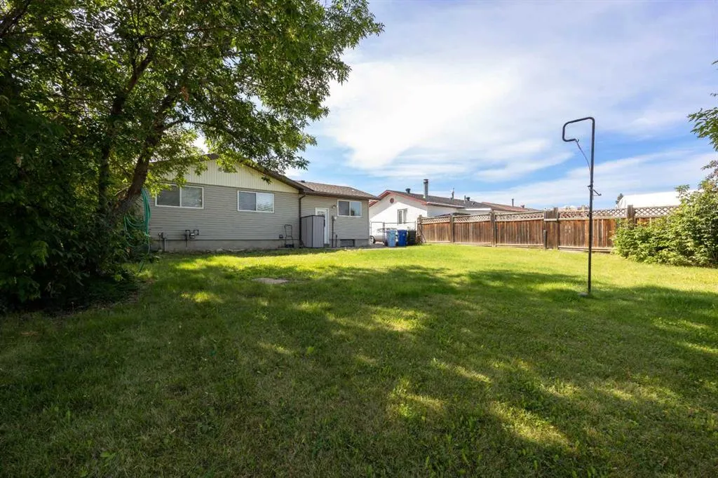 34 Bell Crescent