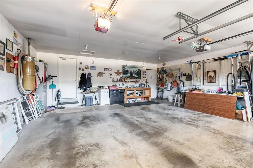 26 Shaw Crescent SE