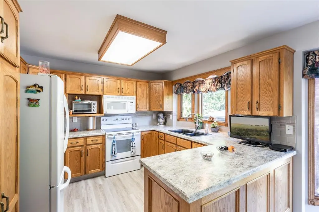 26 Shaw Crescent SE