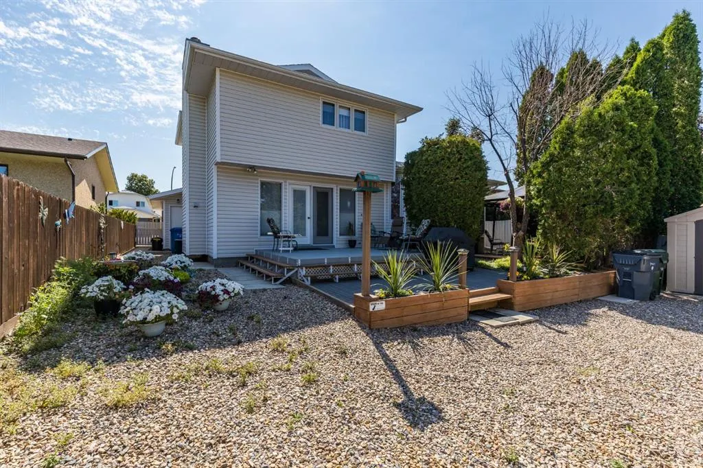 26 Shaw Crescent SE