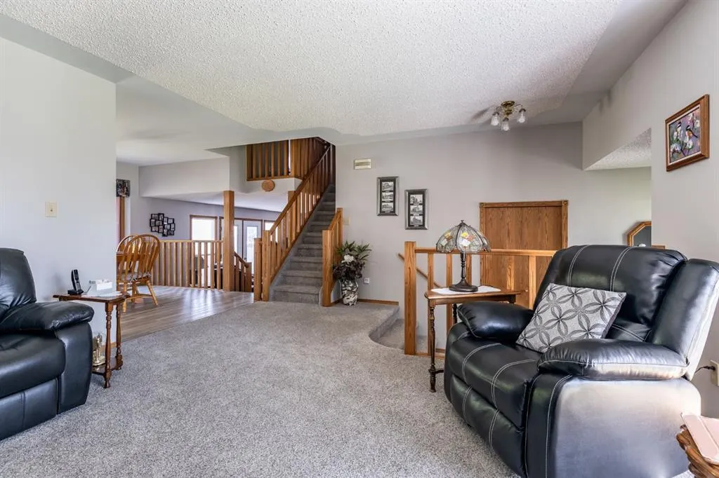 26 Shaw Crescent SE