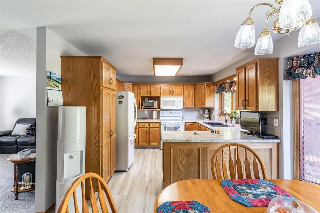 26 Shaw Crescent SE